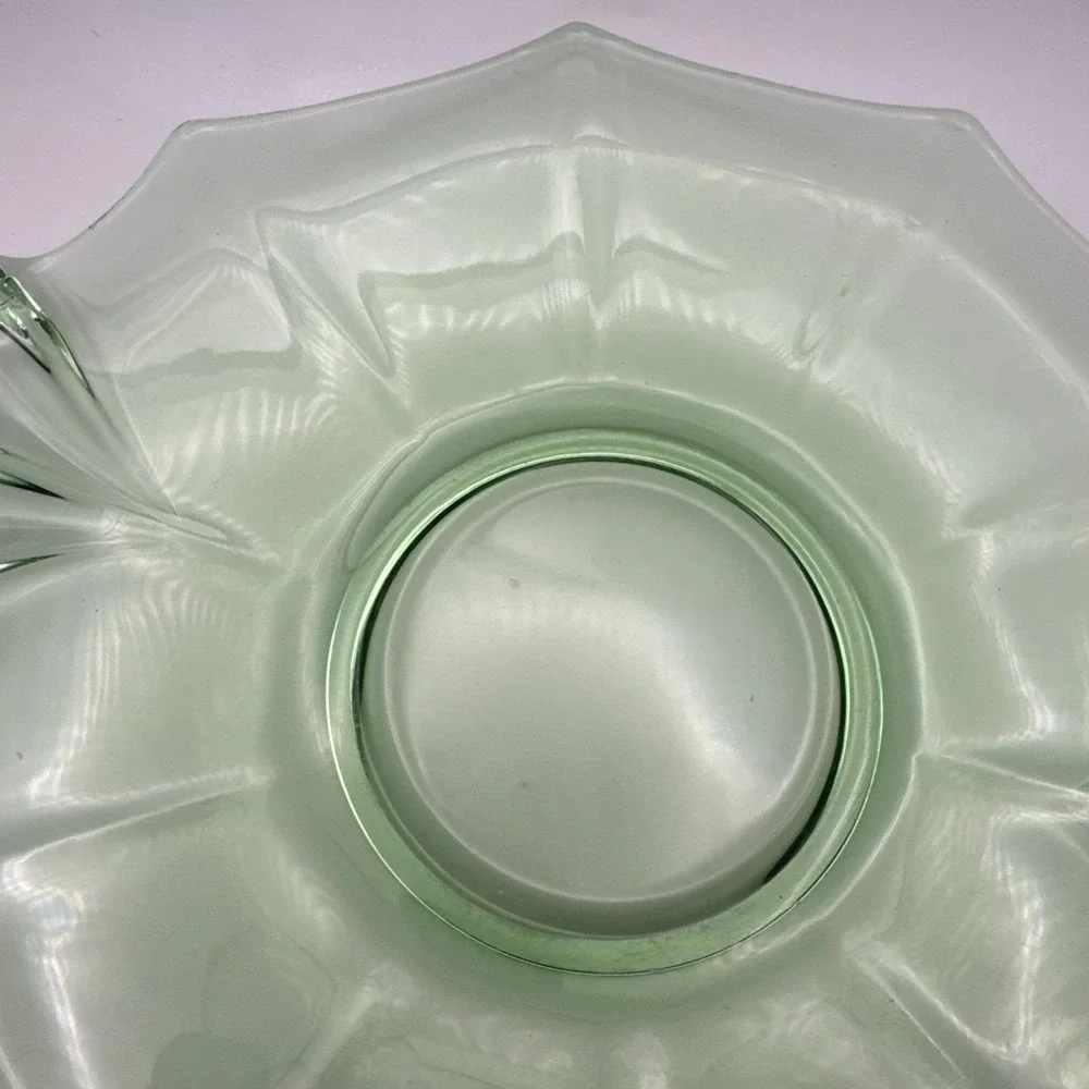 Vintage Fostoria Green Uranium Glass Serving Plate Bow Tie‎ Handles